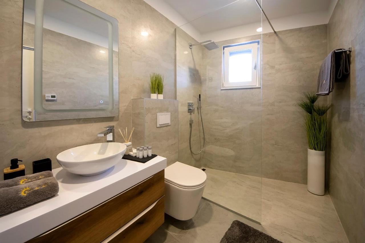Luxury Apartment Vista Del Sole Σίμπενικ Εξωτερικό φωτογραφία
